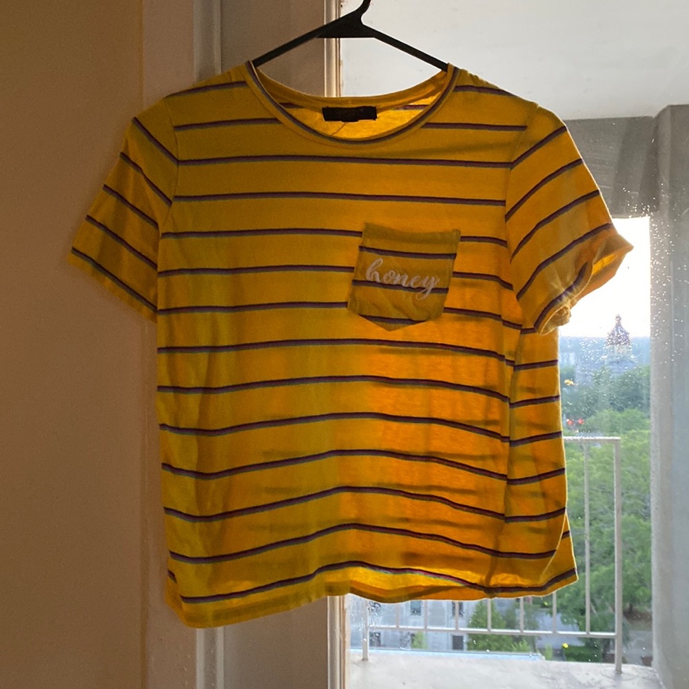 Graphic cropped tee